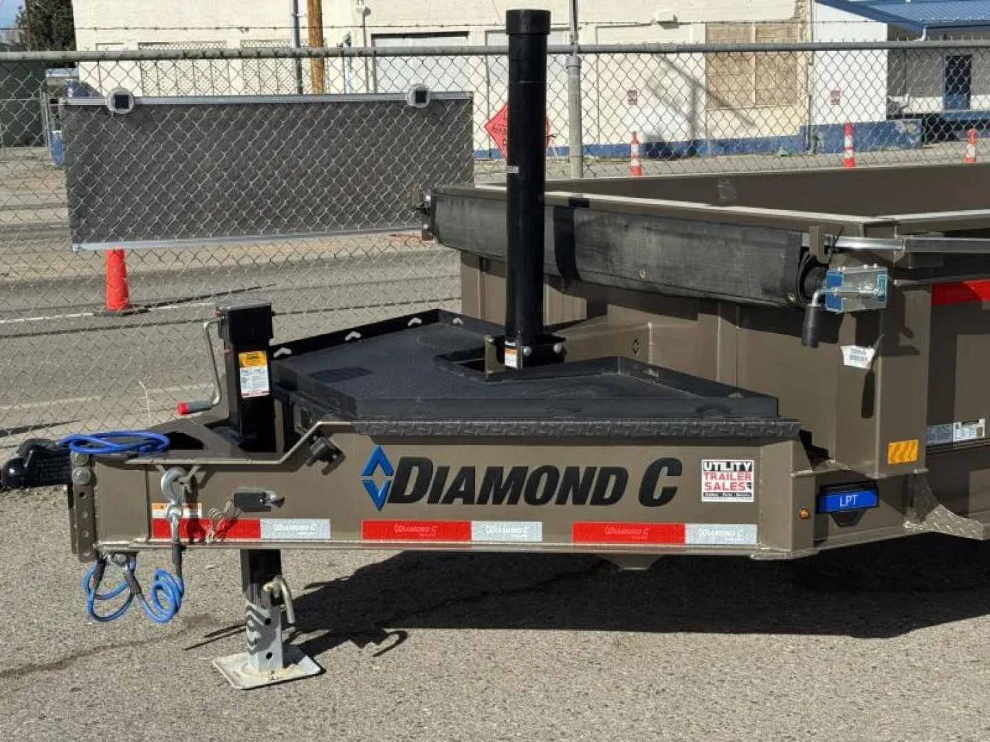 New 2026 Diamond C LPT 14' - 15.5K Telescopic Dump Trailer