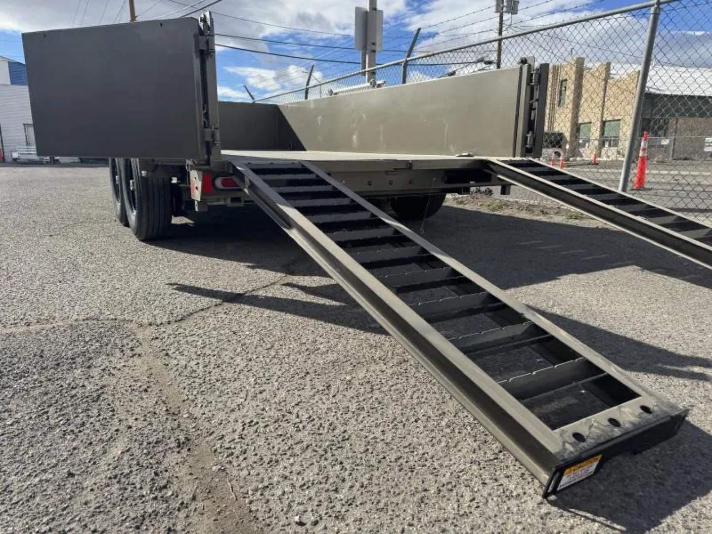 New 2026 Diamond C LPT 14' - 15.5K Telescopic Dump Trailer