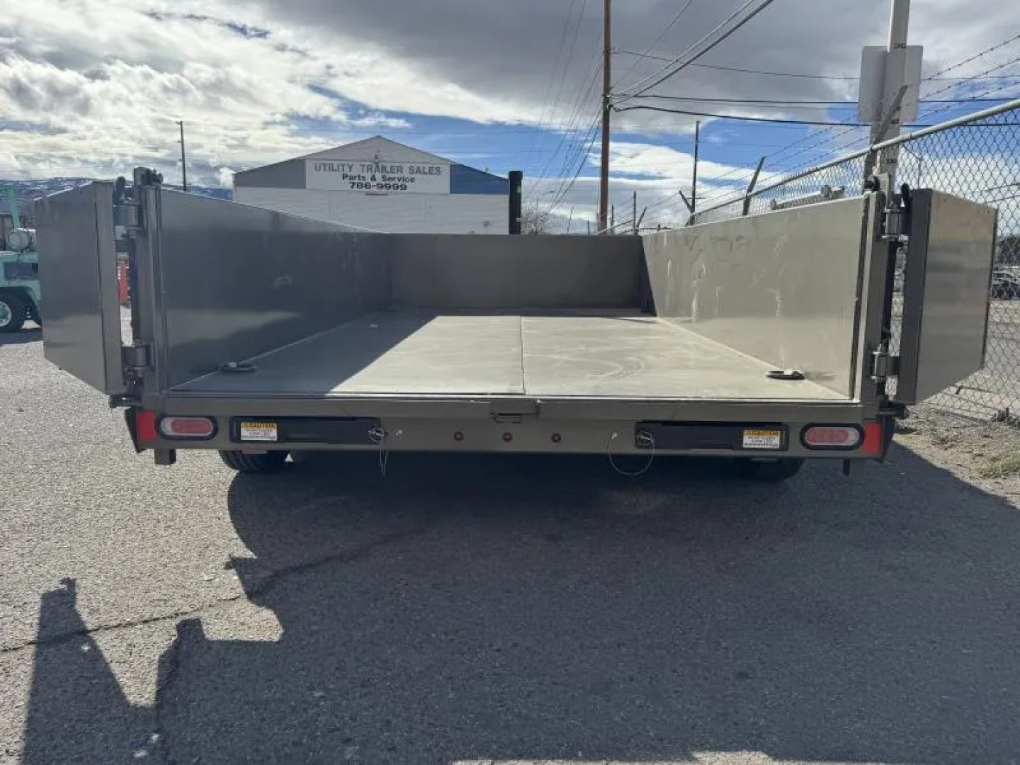 New 2026 Diamond C LPT 14' - 15.5K Telescopic Dump Trailer