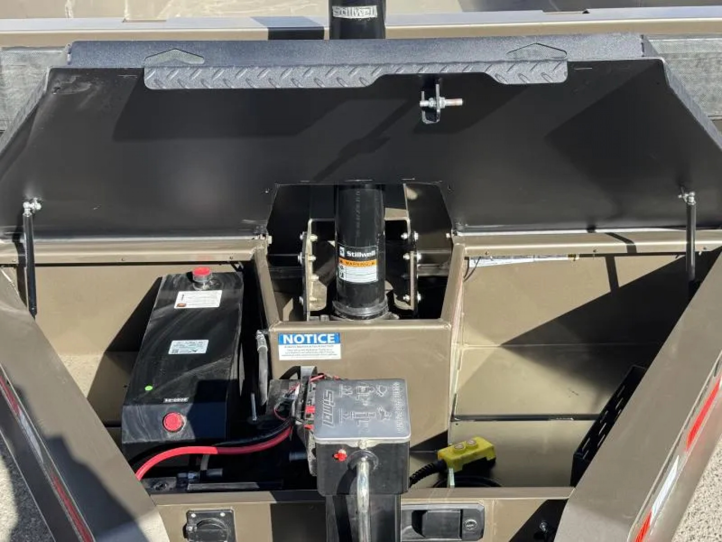 New 2026 Diamond C LPT 14' - 15.5K Telescopic Dump Trailer