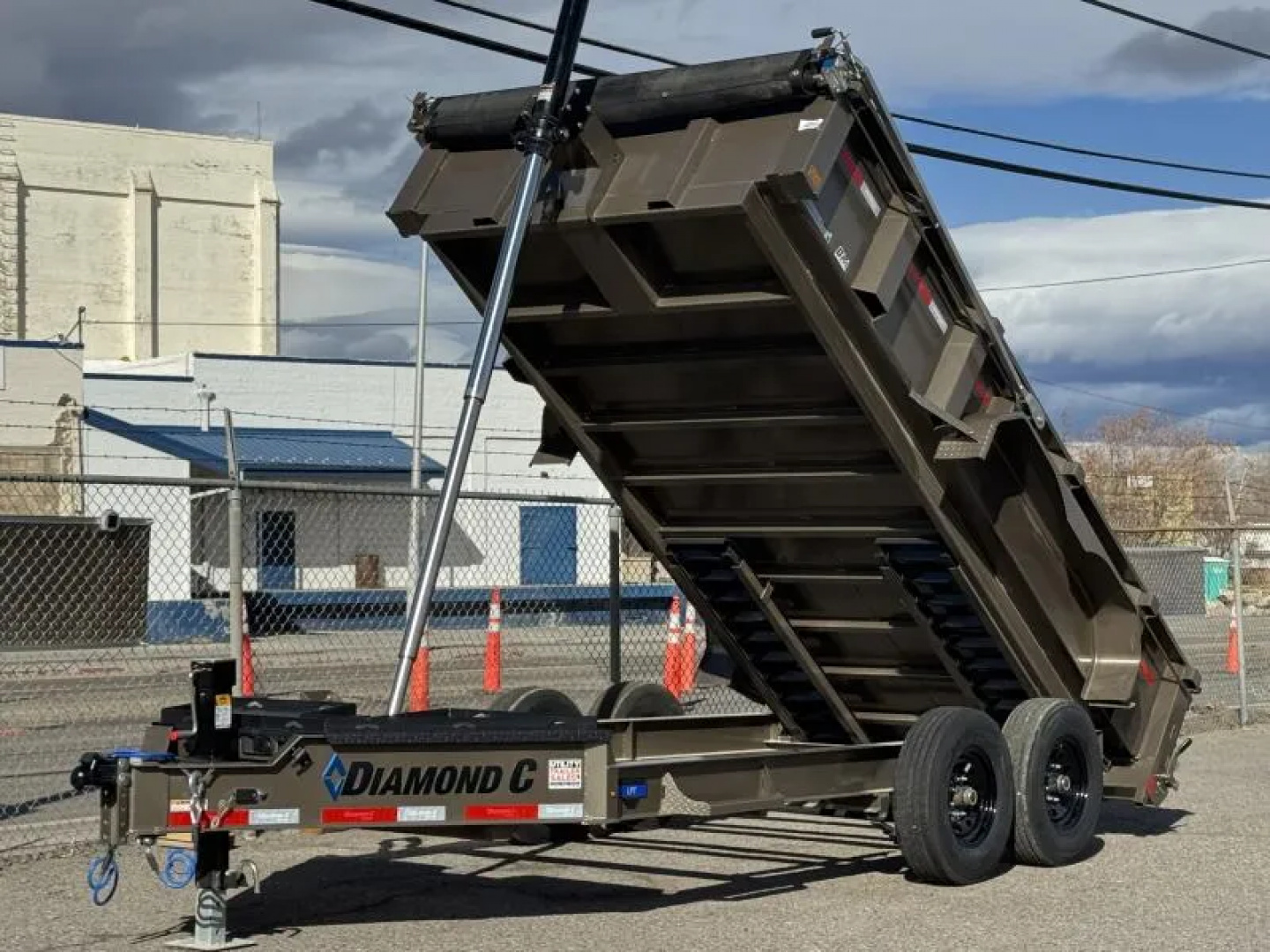 New 2026 Diamond C LPT 14' - 15.5K Telescopic Dump Trailer