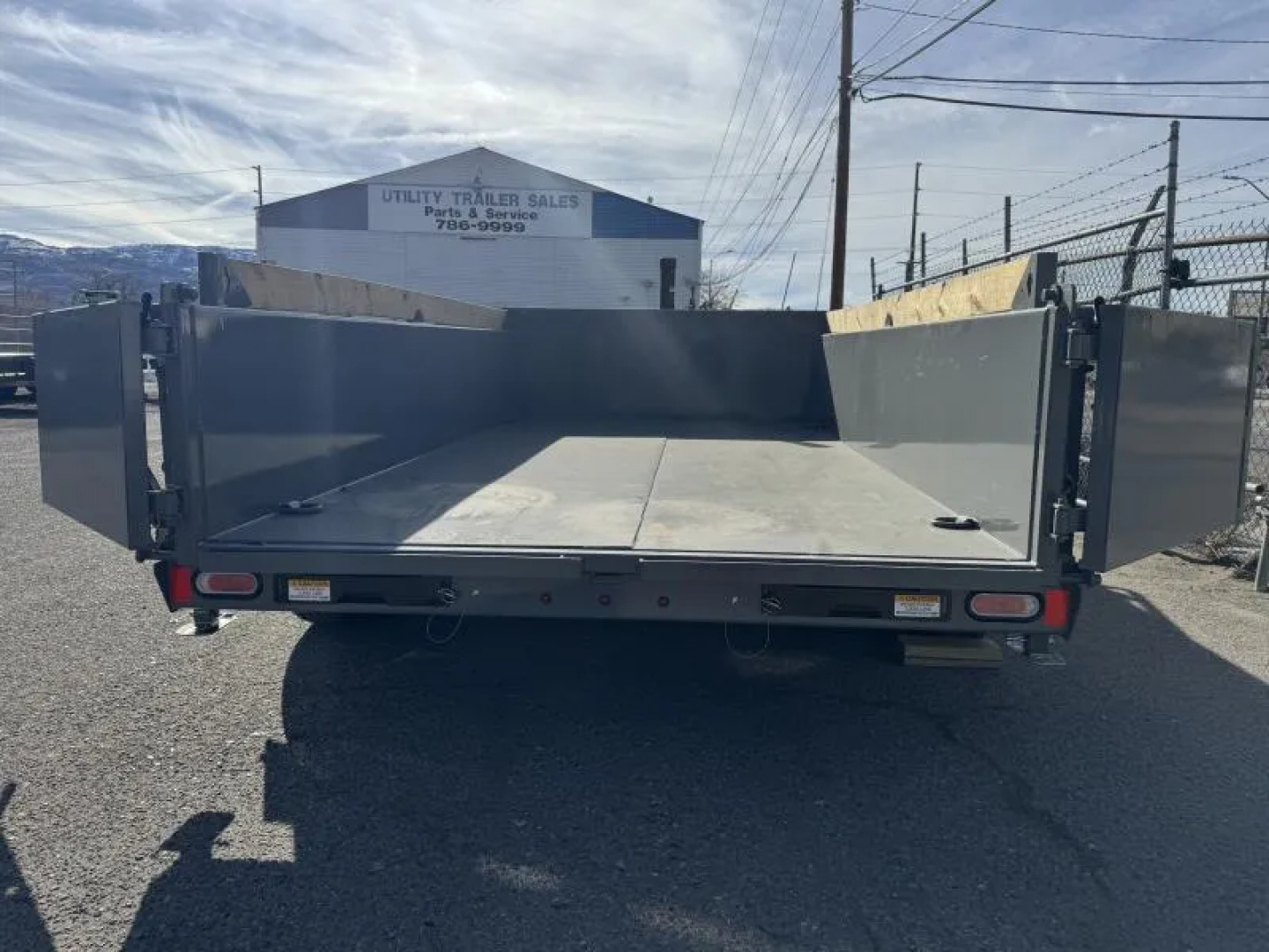 New 2026 Diamond C LPT 14' 7 GA. - 15.5K Telescopic Dump Trailer