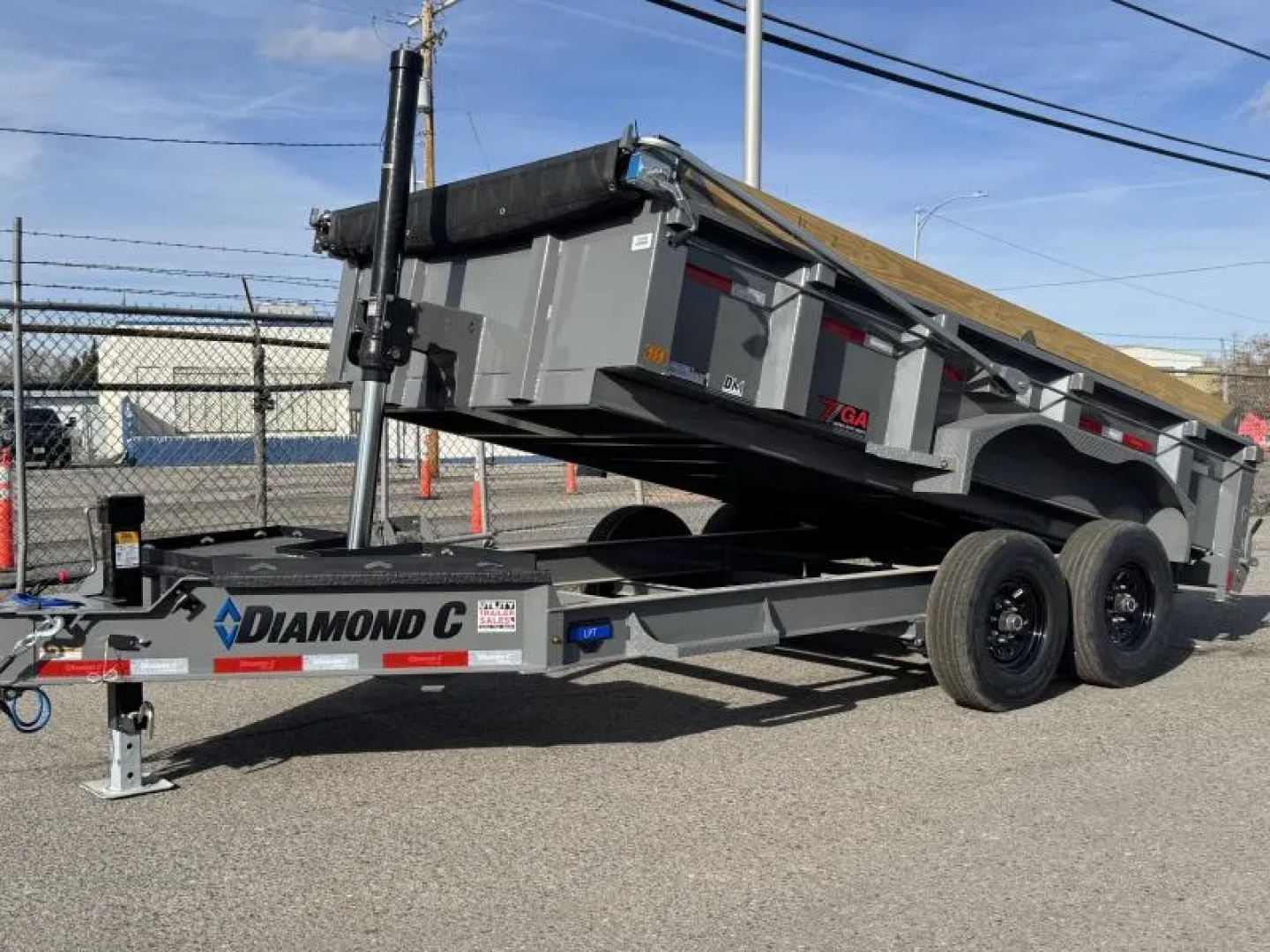 New 2026 Diamond C LPT 14' 7 GA. - 15.5K Telescopic Dump Trailer