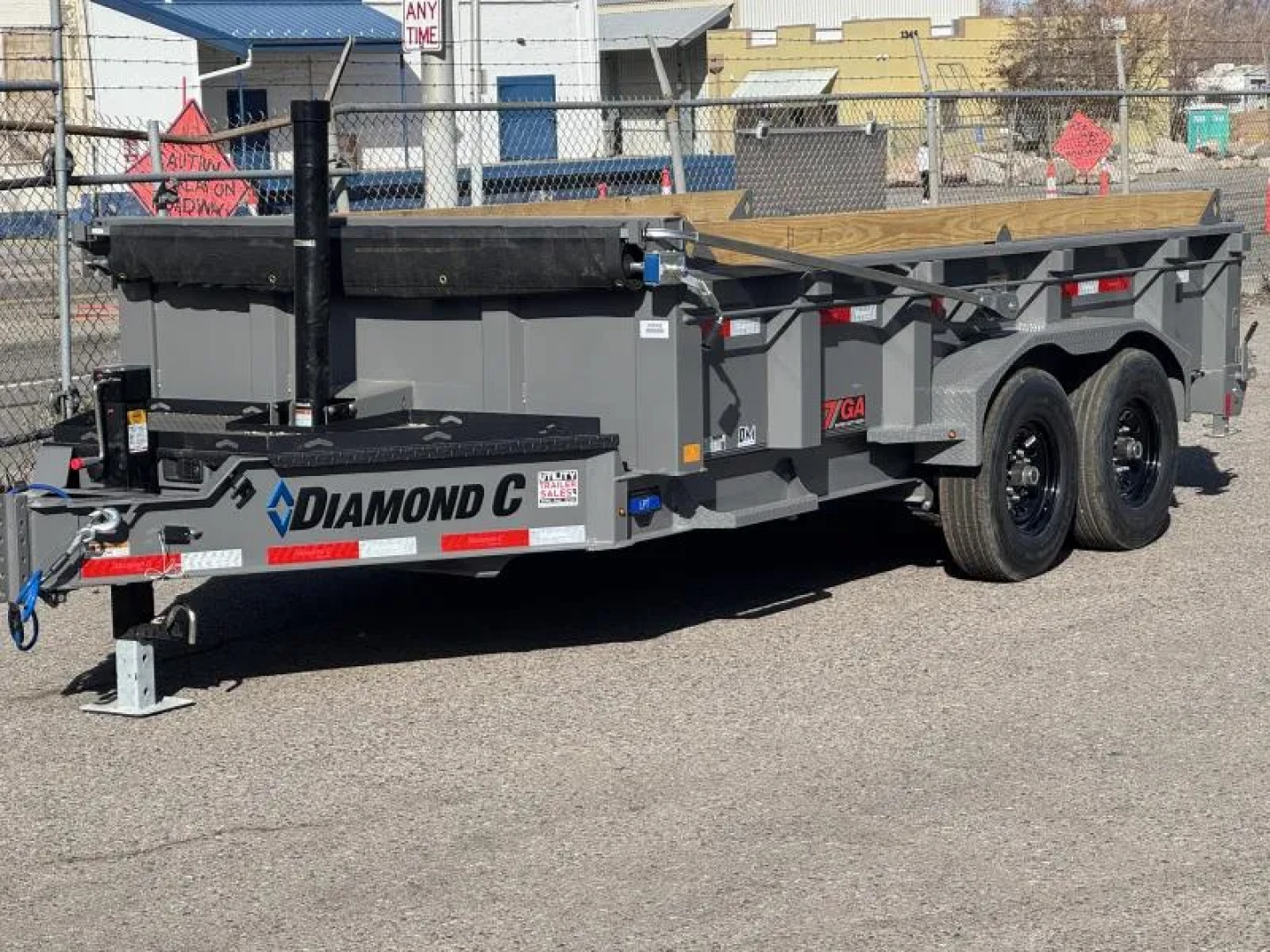 New 2026 Diamond C LPT 14' 7 GA. - 15.5K Telescopic Dump Trailer