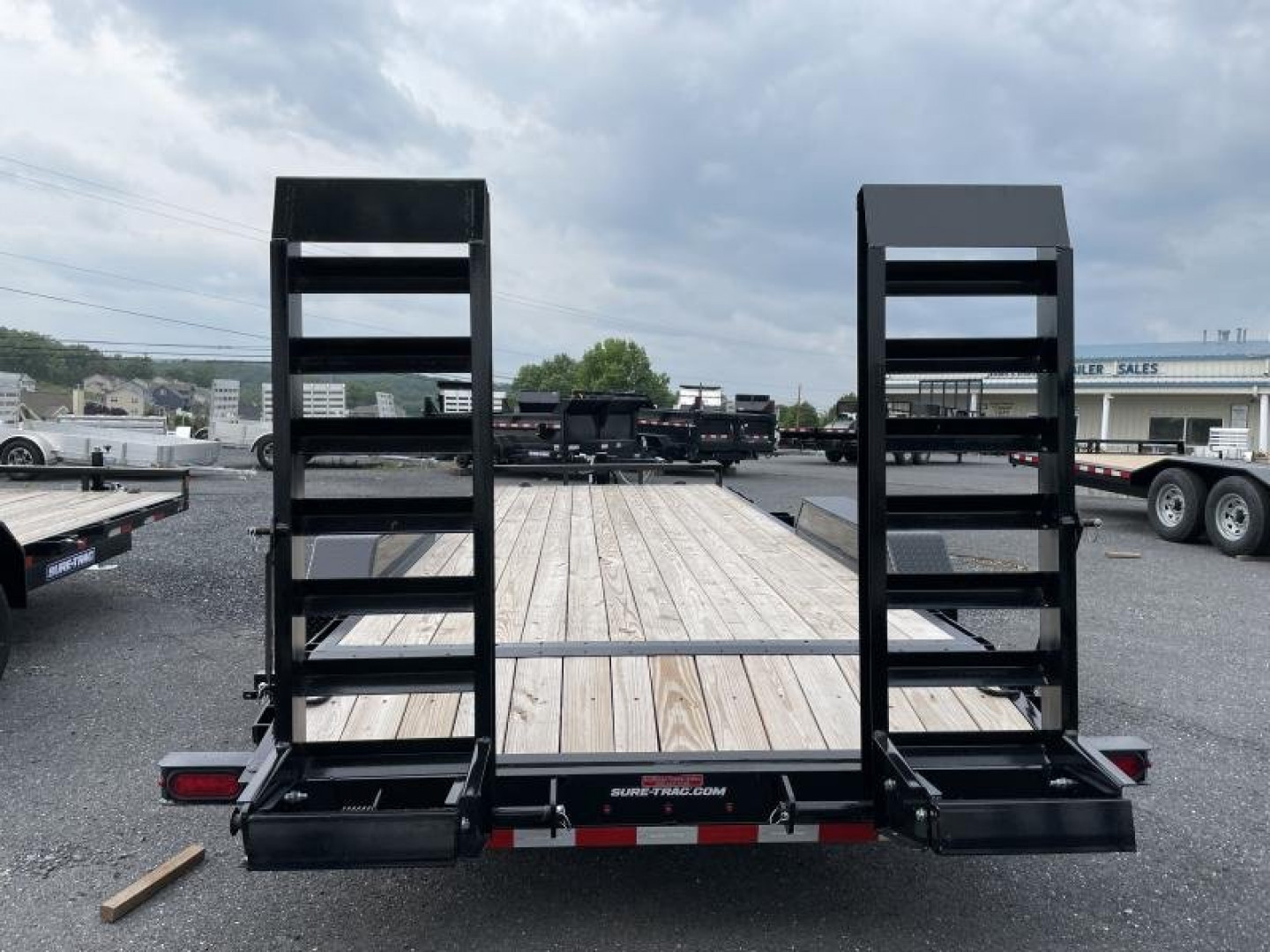 New 2023 Sure-Trac 18+2 16K Equipment Trailer