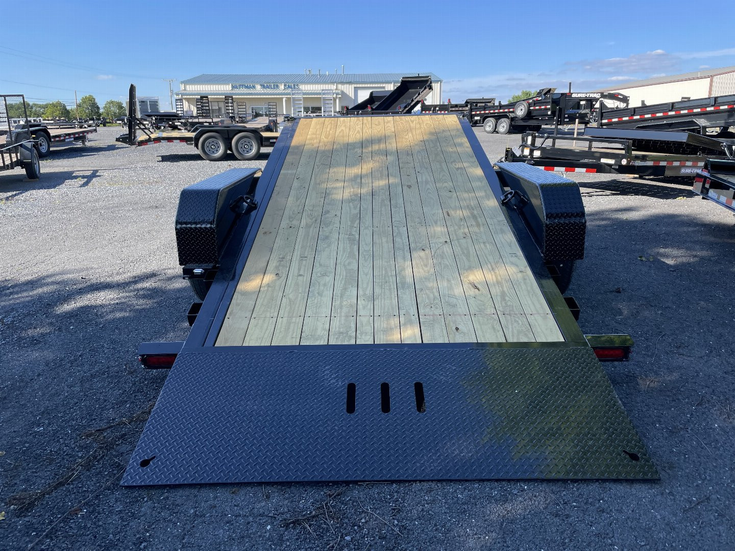 New 2025 Sure-Trac 16+6 Pro Series Tilt Equipment Trailer