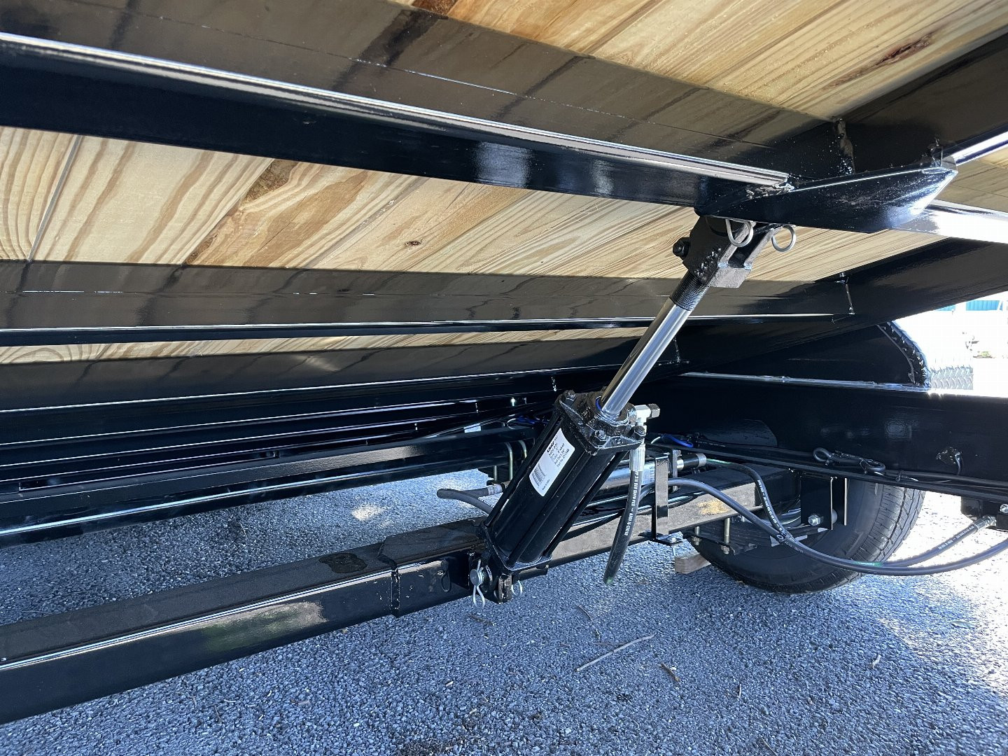 New 2025 Sure-Trac 16+6 Pro Series Tilt Equipment Trailer