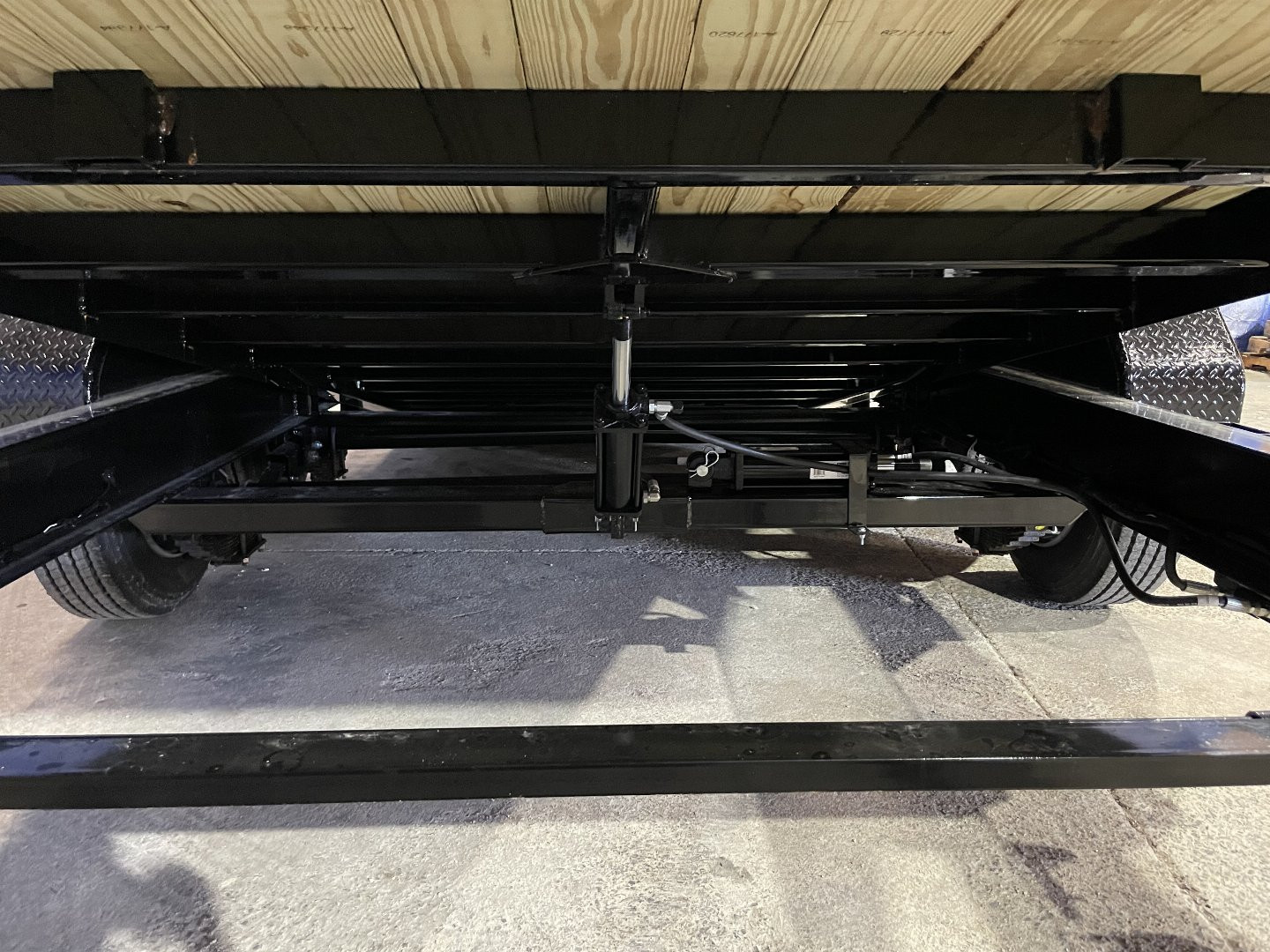 New 2024 SURE-TRAC 7X18+4 Pro Series Tilt Equipment Trailer