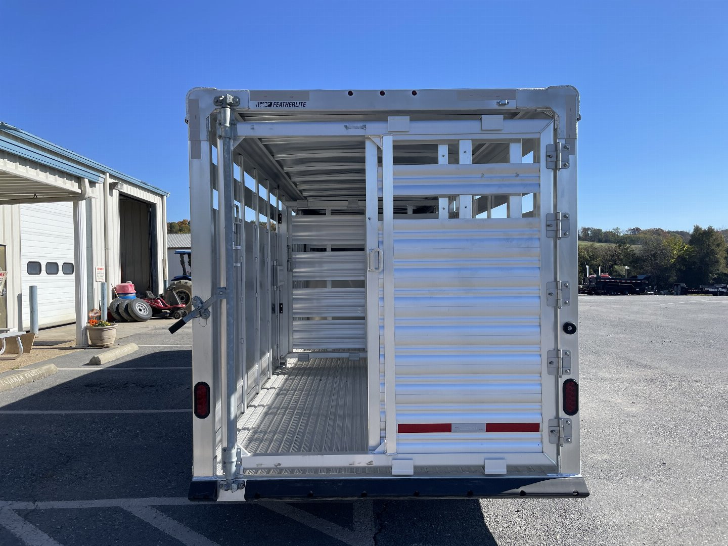 New Featherlite Trailers 8117-6'7"X20' Stock Trailer