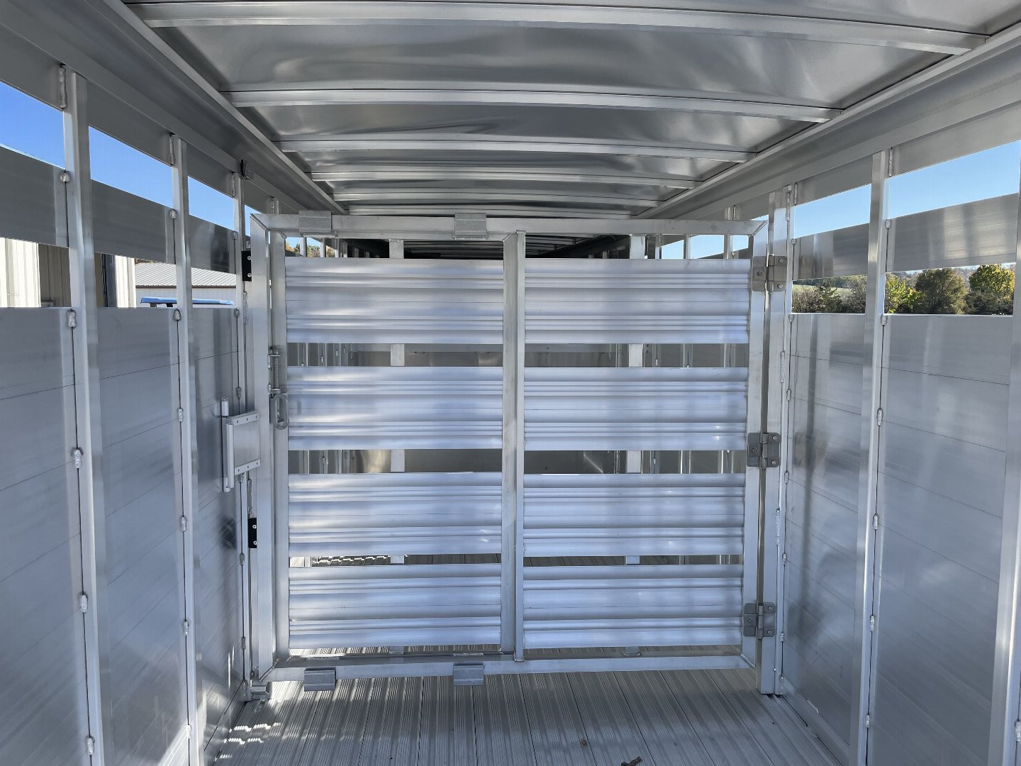 New Featherlite Trailers 8117-6'7"X20' Stock Trailer