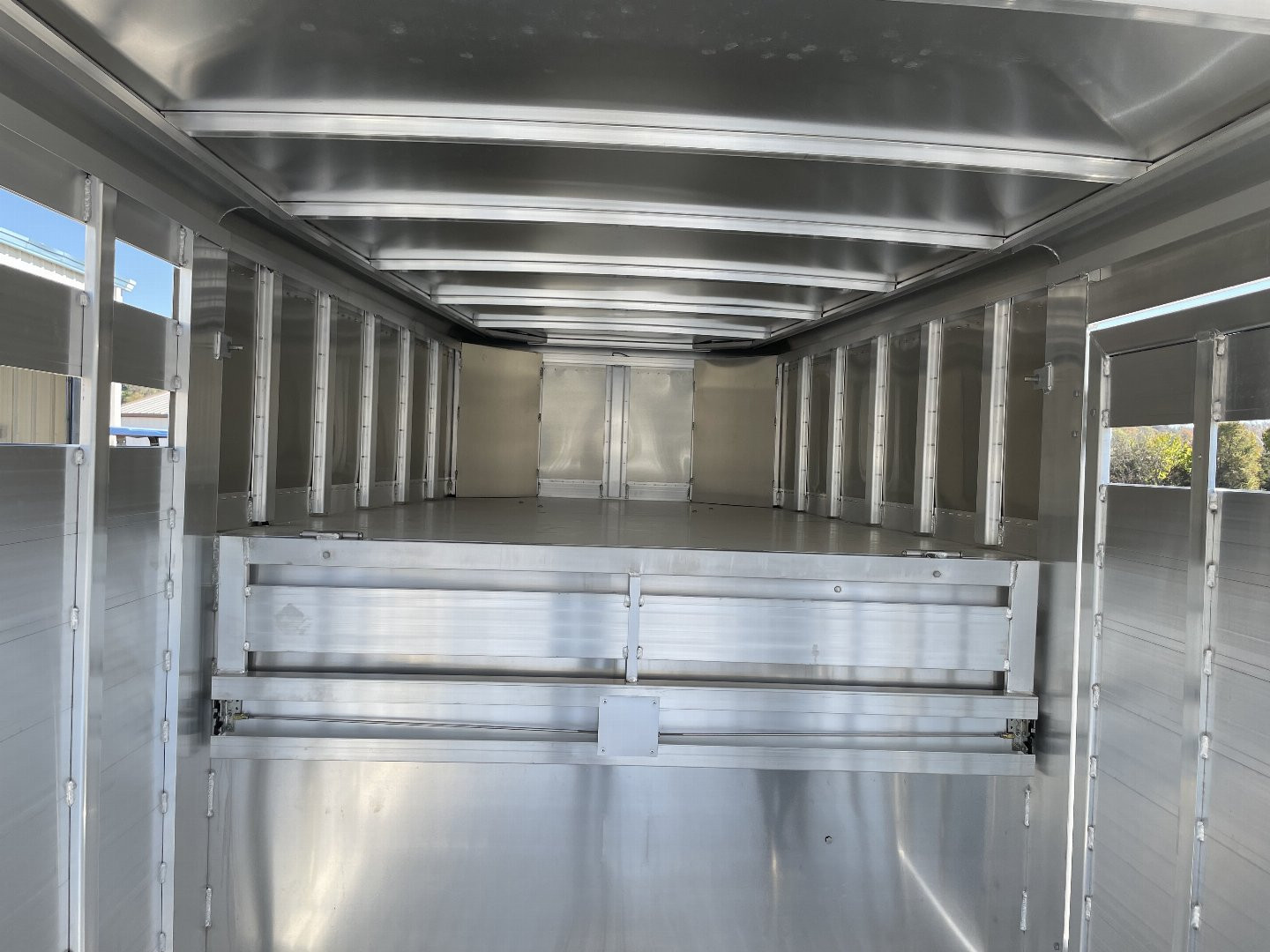 New Featherlite Trailers 8117-6'7"X20' Stock Trailer