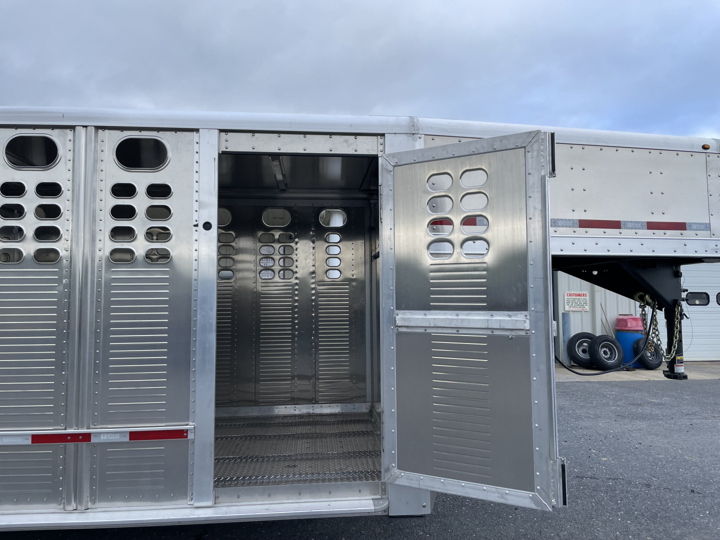 New 2026 Wilson 7'3"x20's6'8" Ranchand Stock Trailer