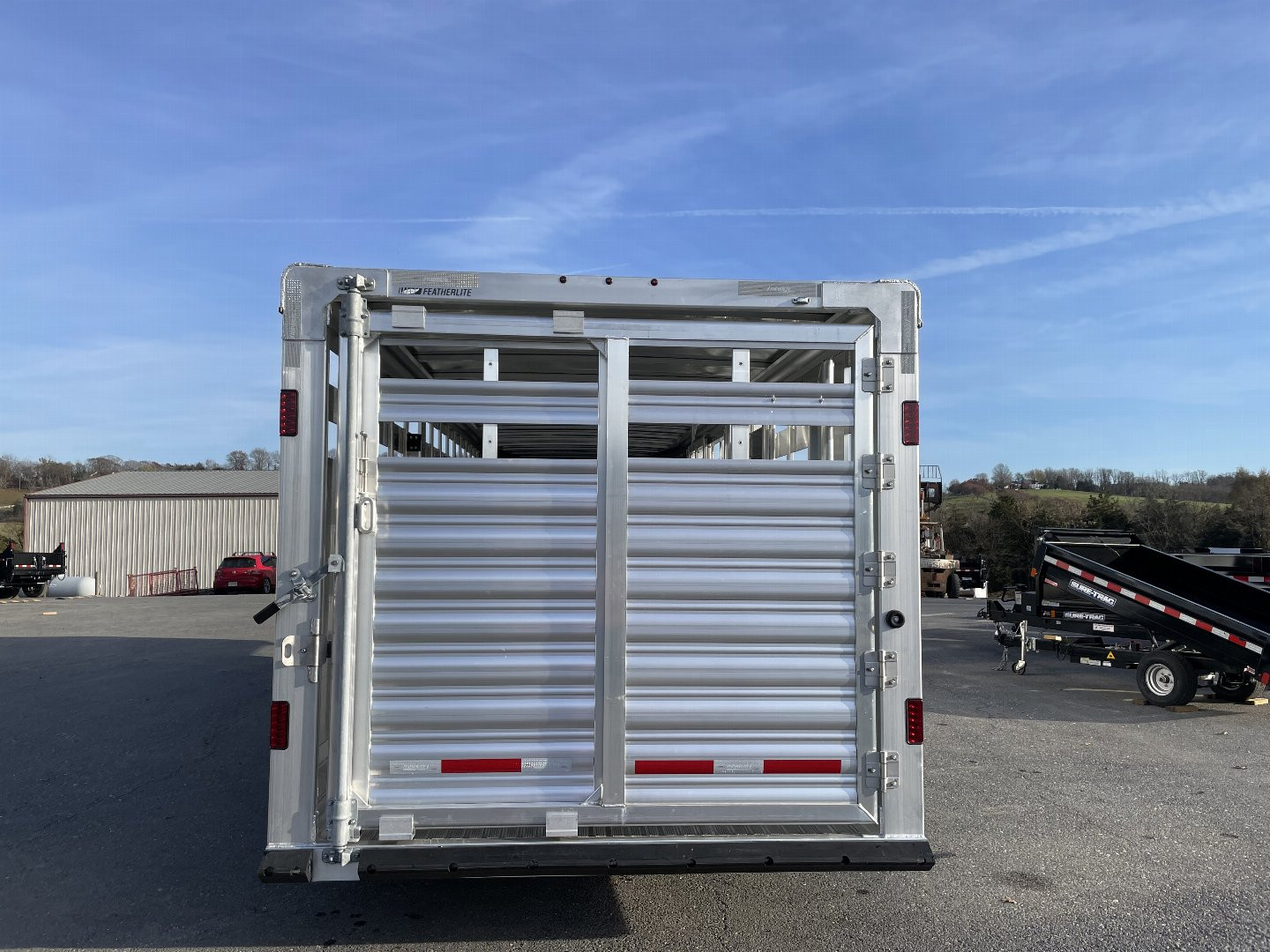 New 2025 Featherlite 8127- 7'6"x24'x6'6" Livestock Trailer