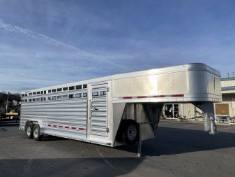 New 2025 Featherlite 8127- 7'6"x24'x6'6" Livestock Trailer