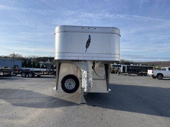 New 2025 Featherlite 8127- 7'6"x24'x6'6" Livestock Trailer