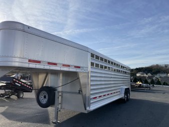 New 2025 Featherlite 8127- 7'6"x24'x6'6" Livestock Trailer