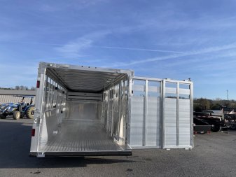New 2025 Featherlite 8127- 7'6"x24'x6'6" Livestock Trailer