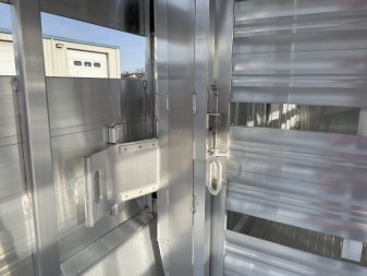 New 2025 Featherlite 8127- 7'6"x24'x6'6" Livestock Trailer