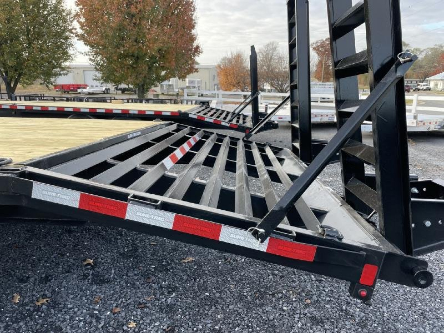 New 2025 Sure-Trac 20+4 Deckover Gooseneck Equipment Trailer