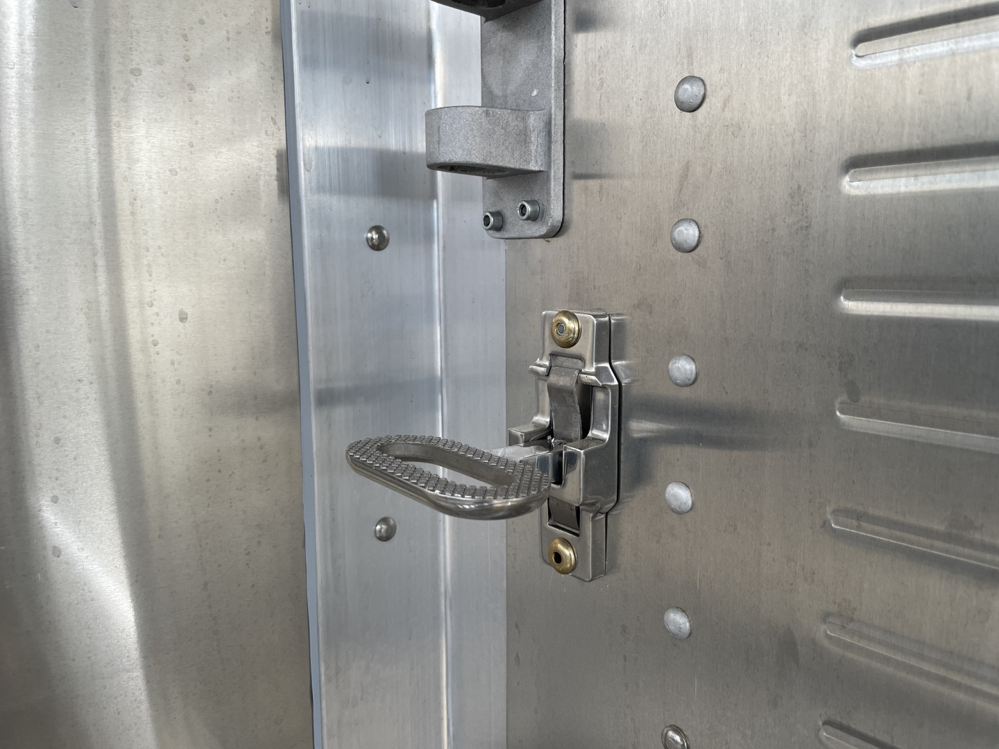 New 2026 Wilson Trailer Company 7'3"x26'x6'8" Stock / Stock Combo Trailer