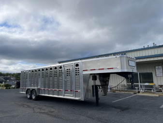 New 2025 Wilson 7'3 x26'x6'8  Aluminum Livestock Trailer