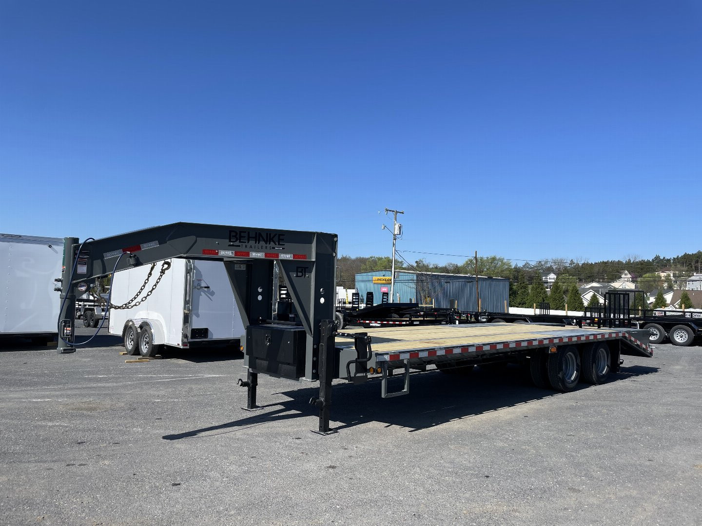 New 2025 Behnke 21+5 Deckover Gooseneck 20k Equipment Trailer