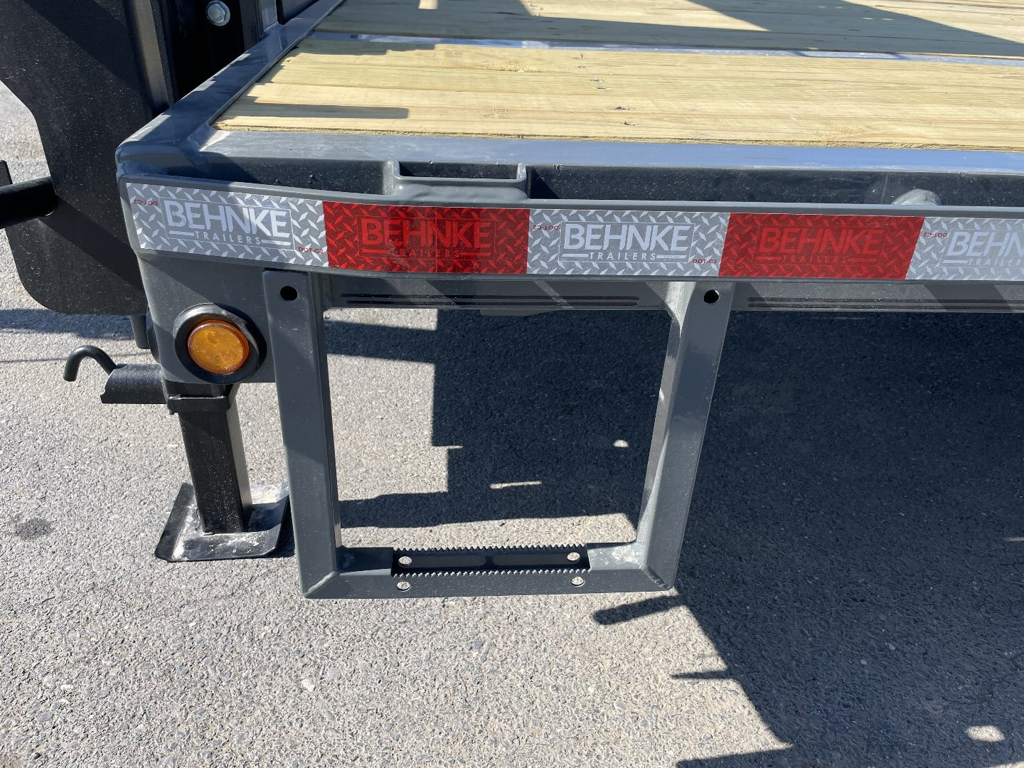 New 2025 Behnke 21+5 Deckover Gooseneck 20k Equipment Trailer