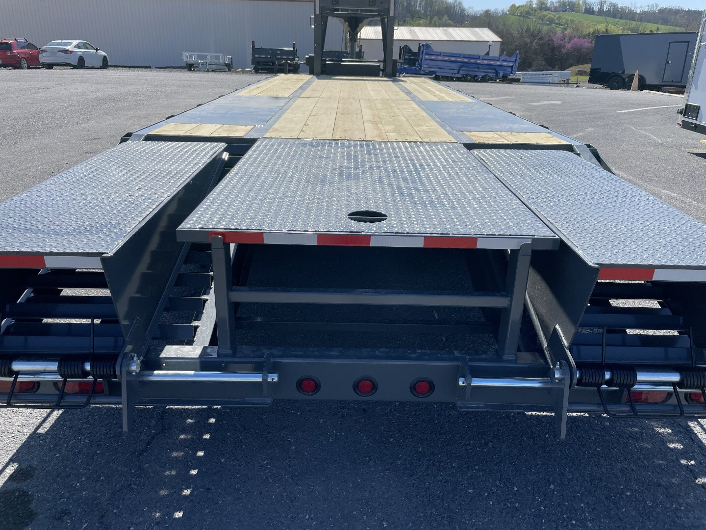 New 2025 Behnke 21+5 Deckover Gooseneck 20k Equipment Trailer