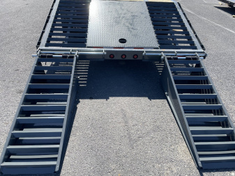 New 2025 Behnke 21+5 Deckover Gooseneck 20k Equipment Trailer