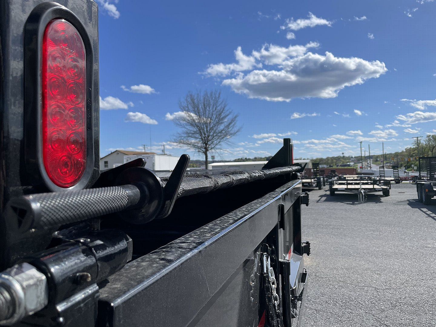 New 2025 Sure-Trac 7X14 Dump Trailer with Hydraulic Jack