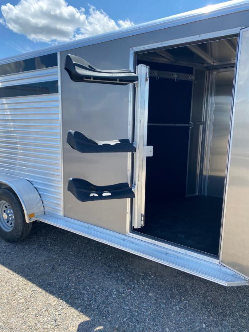 New 2023 Frontier Trailers GN 3H SLANT Horse Trailer