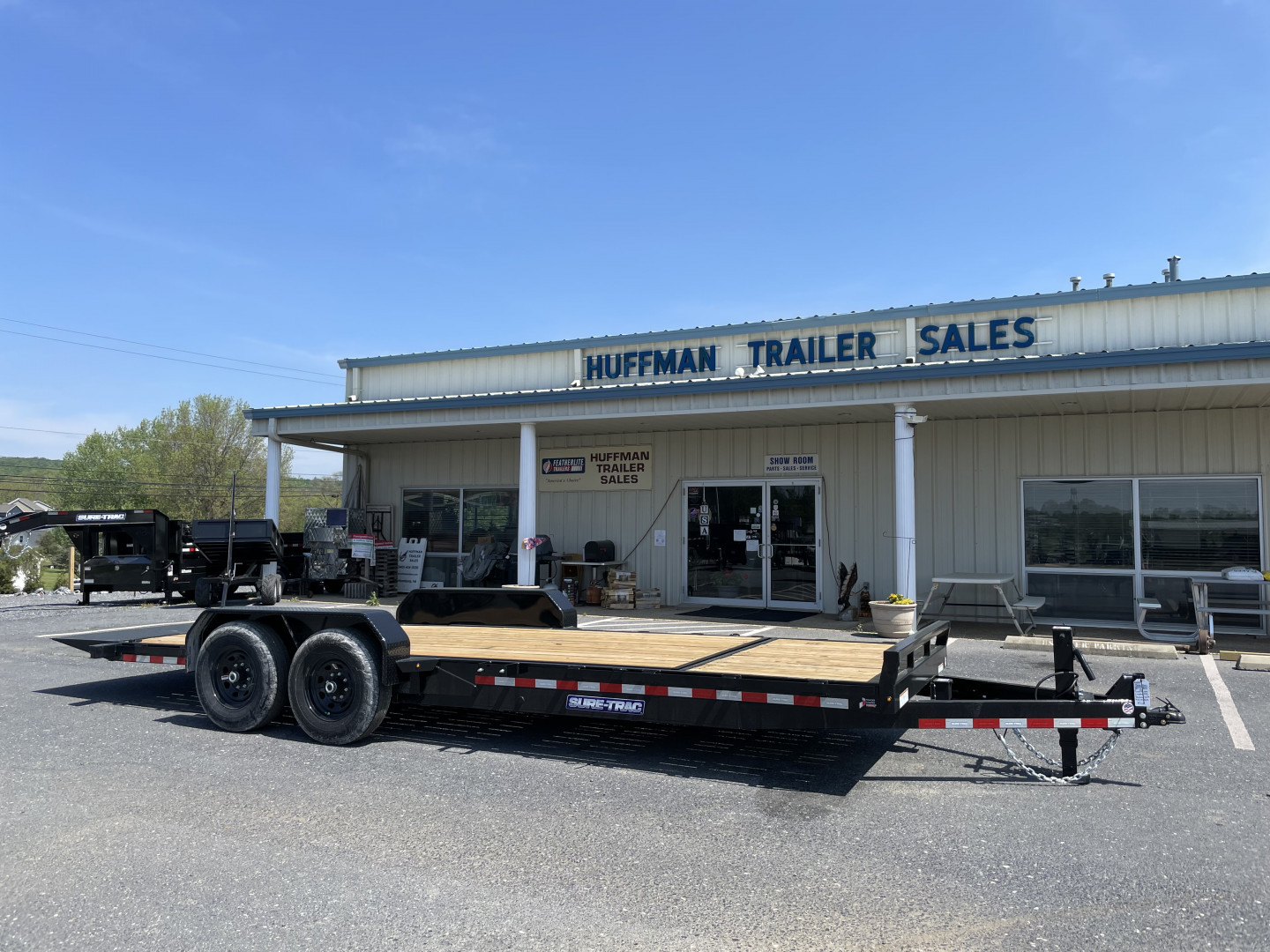 New 2025 Sure-Trac 82"X18+4 Tilt Bed Equipment Trailer