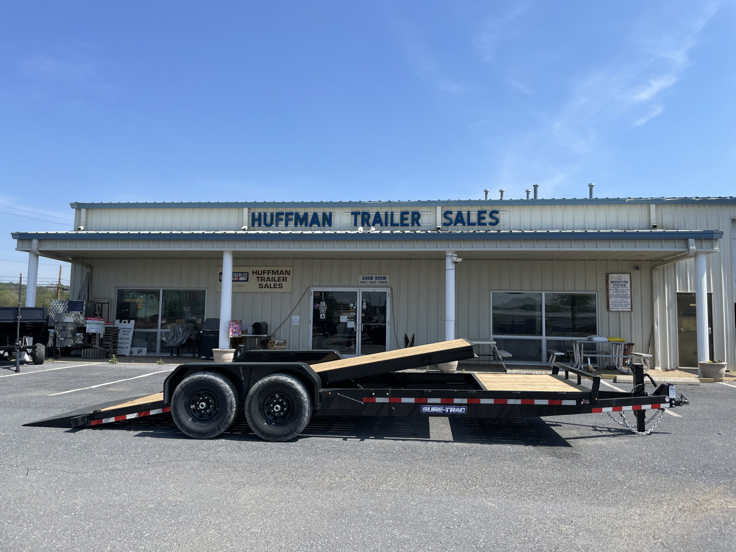 New 2025 Sure-Trac 82"X18+4 Tilt Bed Equipment Trailer