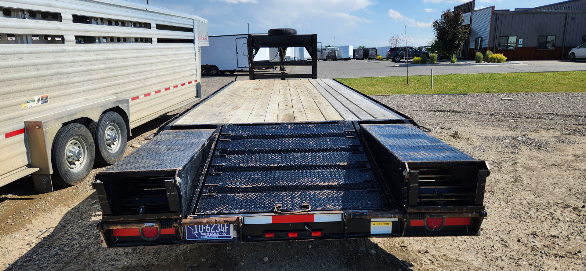Used 2016 Hillsboro FLAT BED Flatbed Trailer