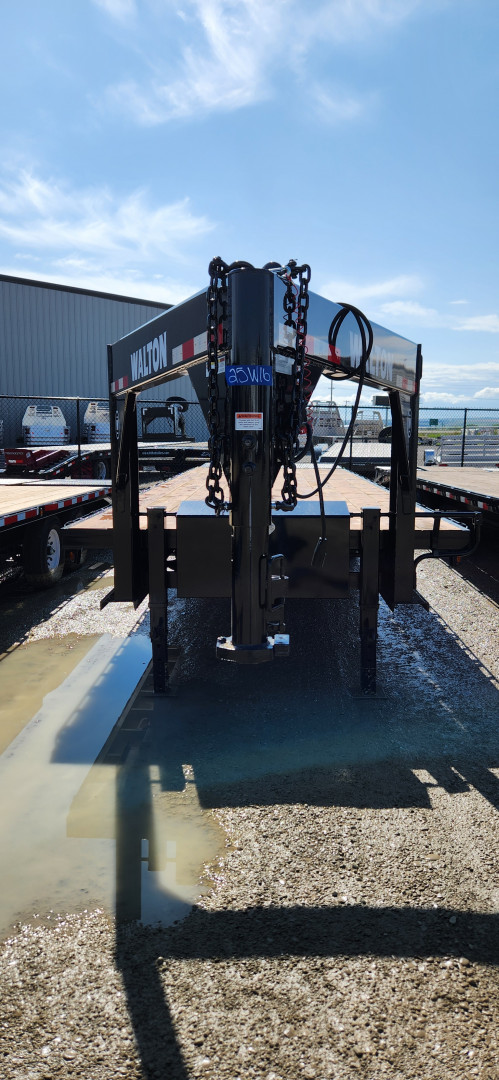 New 2025 Walton Trailer 30' GN TRIPLE AXLE Flatbed Trailer