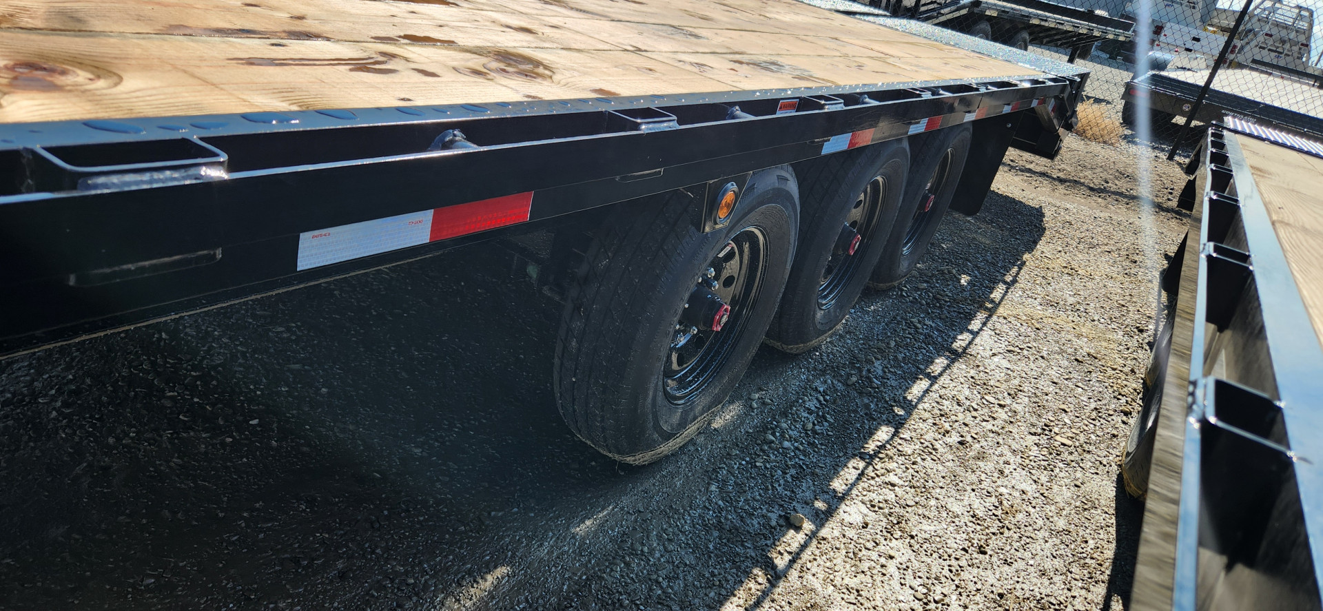 New 2025 Walton Trailer 30' GN TRIPLE AXLE Flatbed Trailer