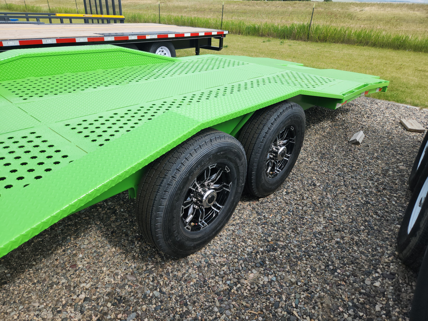 New 2025 24' STING RAY POWER TILT BP Tilt Trailer