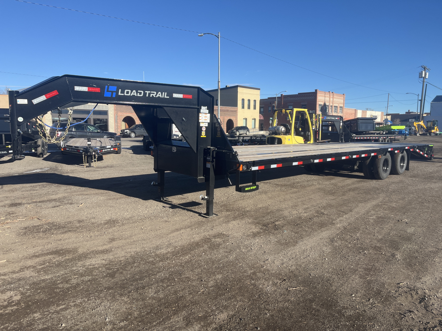 New 2025 Load Trail GP22 Low-Pro 102 x 32 Flatbed Trailer
