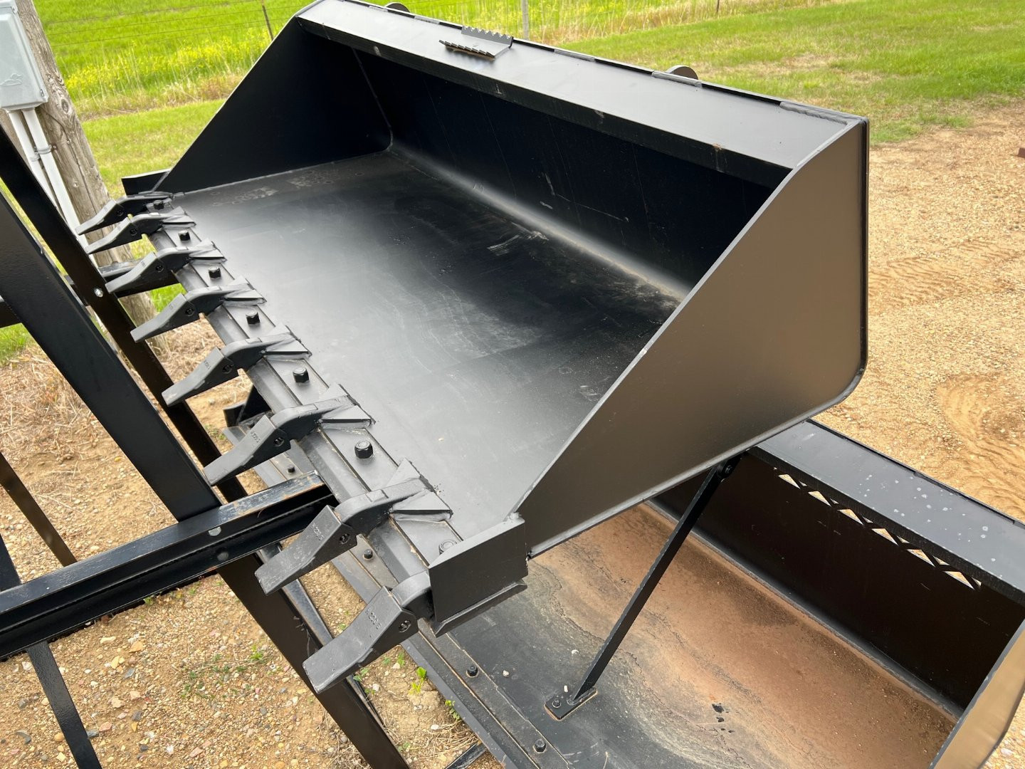 New Jenkins 78 HD Skid Steer Bucket with Teeth