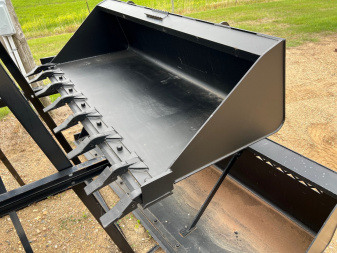 New Jenkins 78 HD Skid Steer Bucket with Teeth