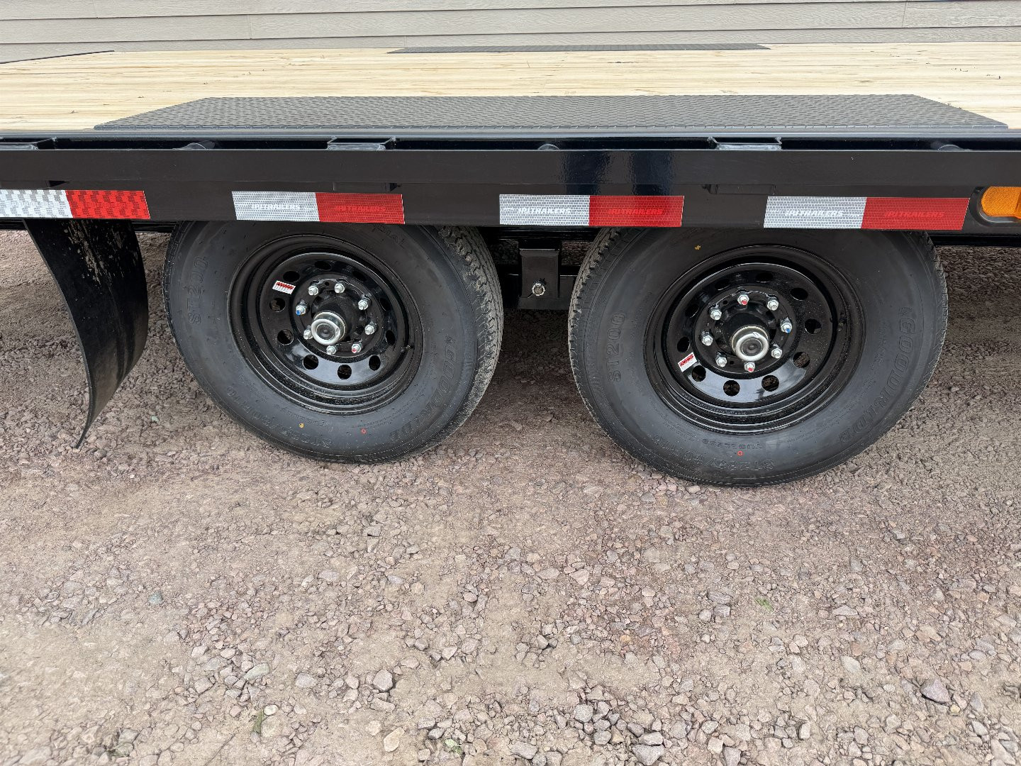 New 2025 PJ Trailers F8-20 14K Deckover Trailer