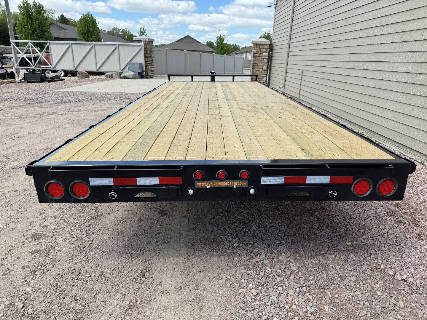 New 2025 PJ Trailers L7-22 14K Deckover Trailer