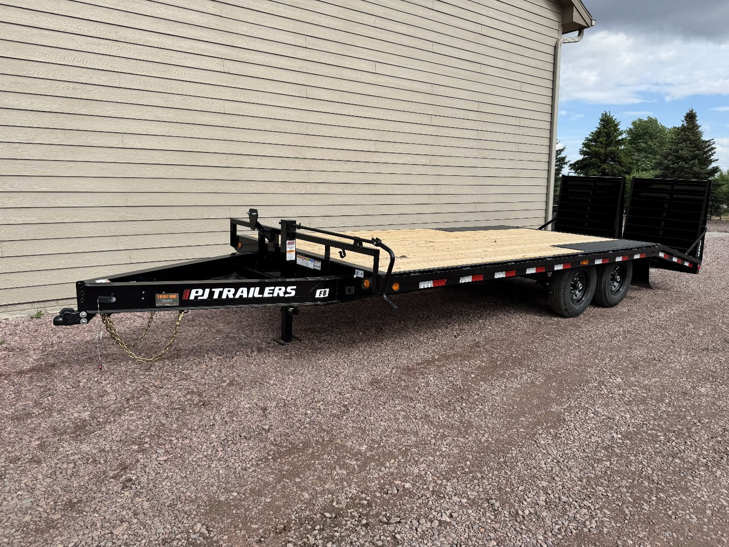 New 2025 PJ Trailers F8-20 14K Deckover Trailer