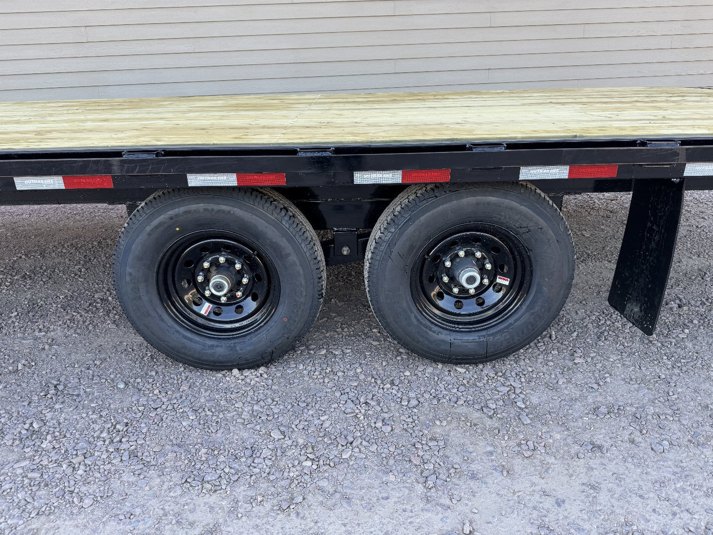New 2025 PJ Trailers L7-22 14K Deckover BP Trailer