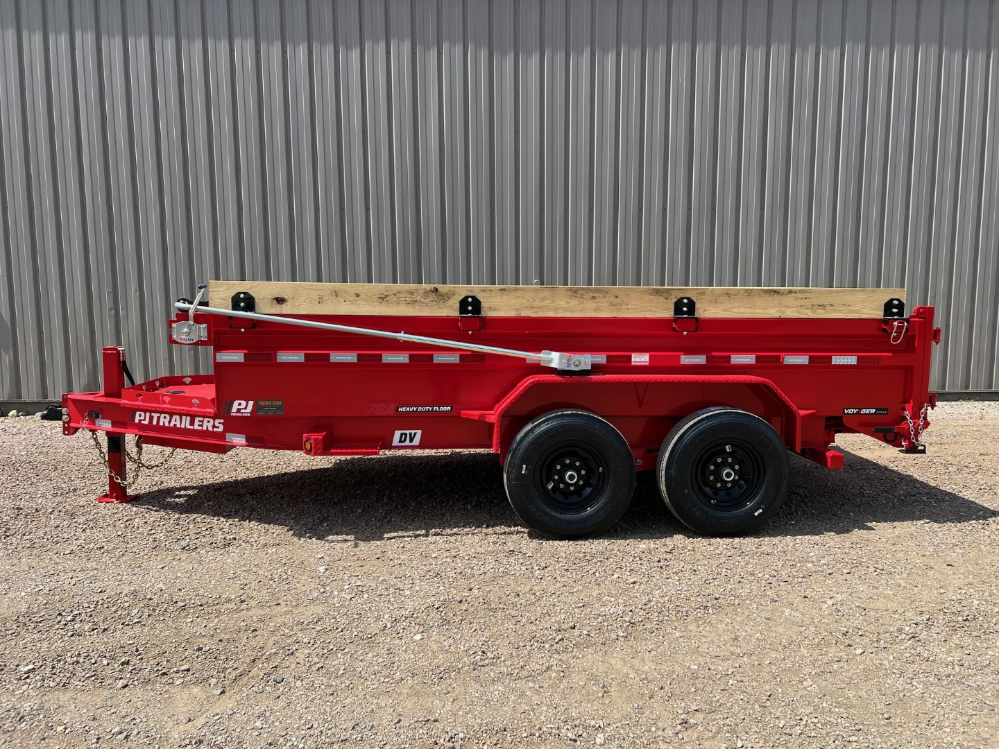 New 2025 PJ Trailers 14 Low Profile Dump Trailer - DV VOYAGER