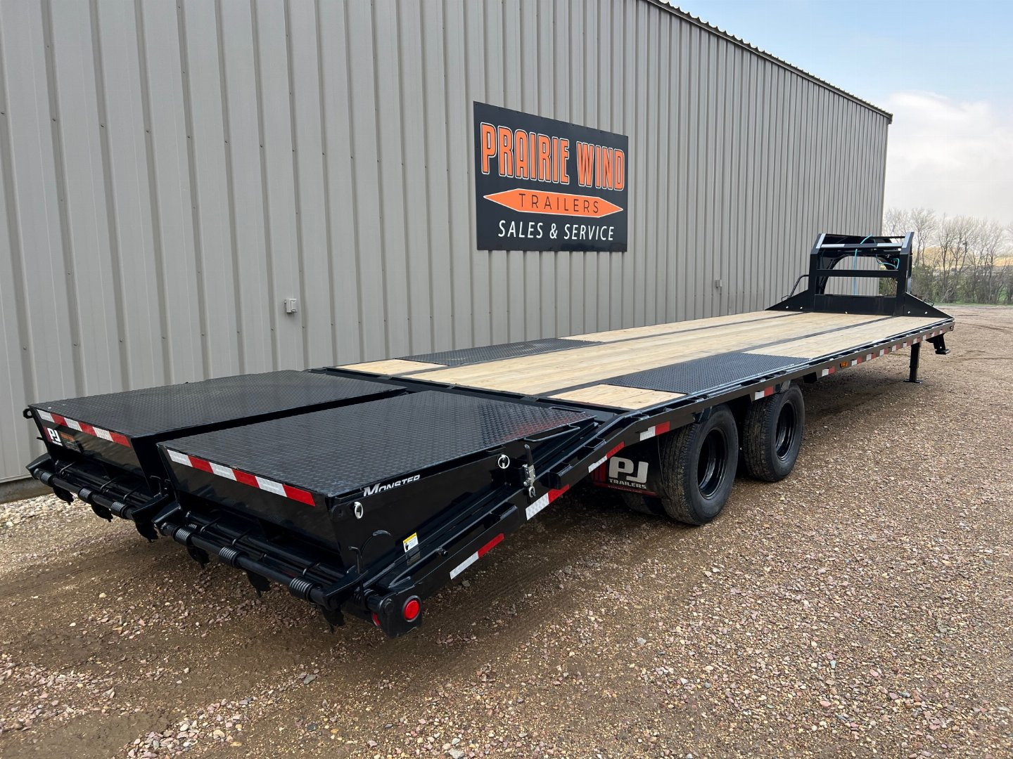New 2025 PJ Trailers 32 Low Profile LD Tandem Dual Gooseneck Trailer