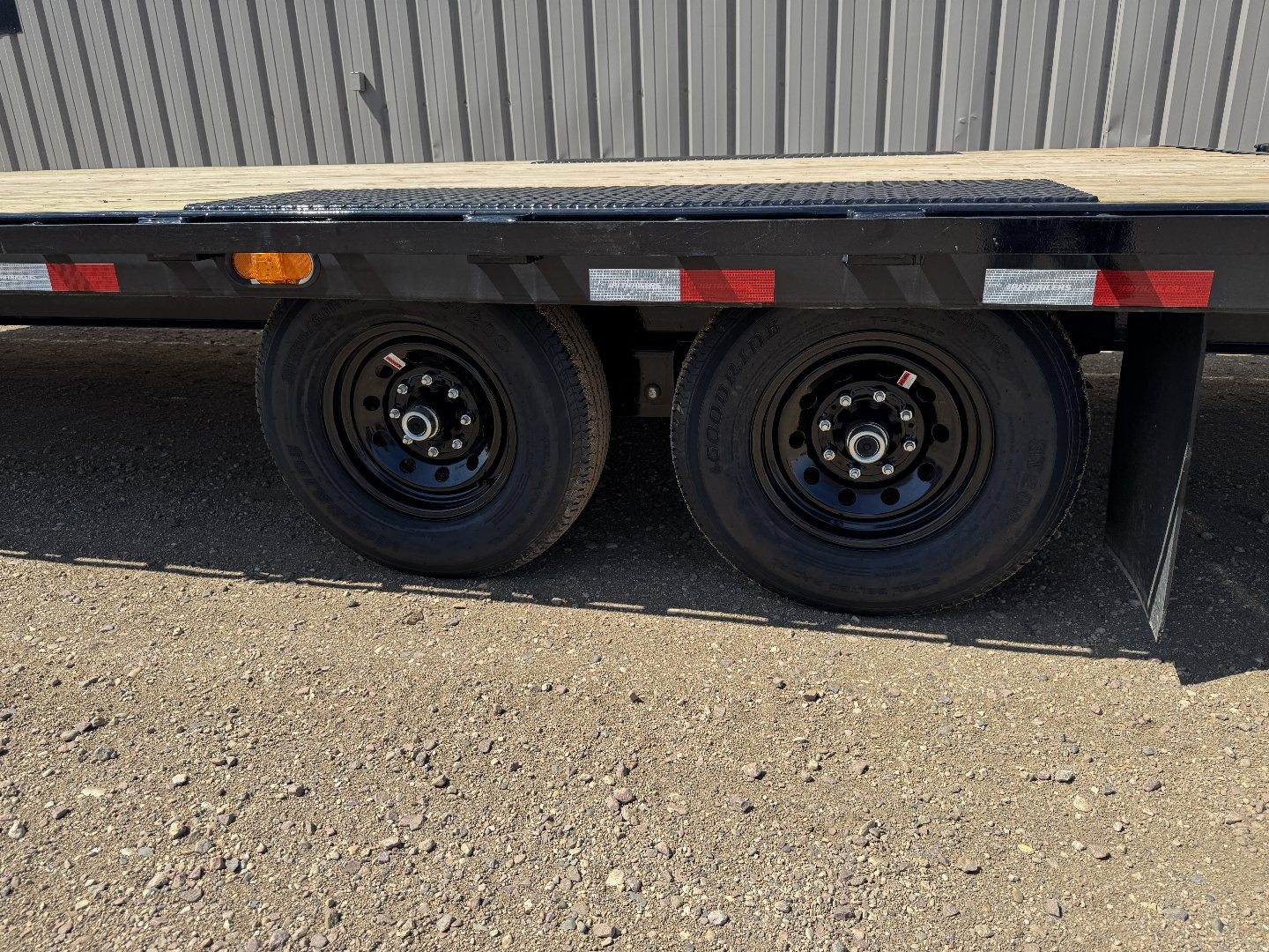 New 2025 PJ Trailers 24 Low Profile F8 Deckover Trailer