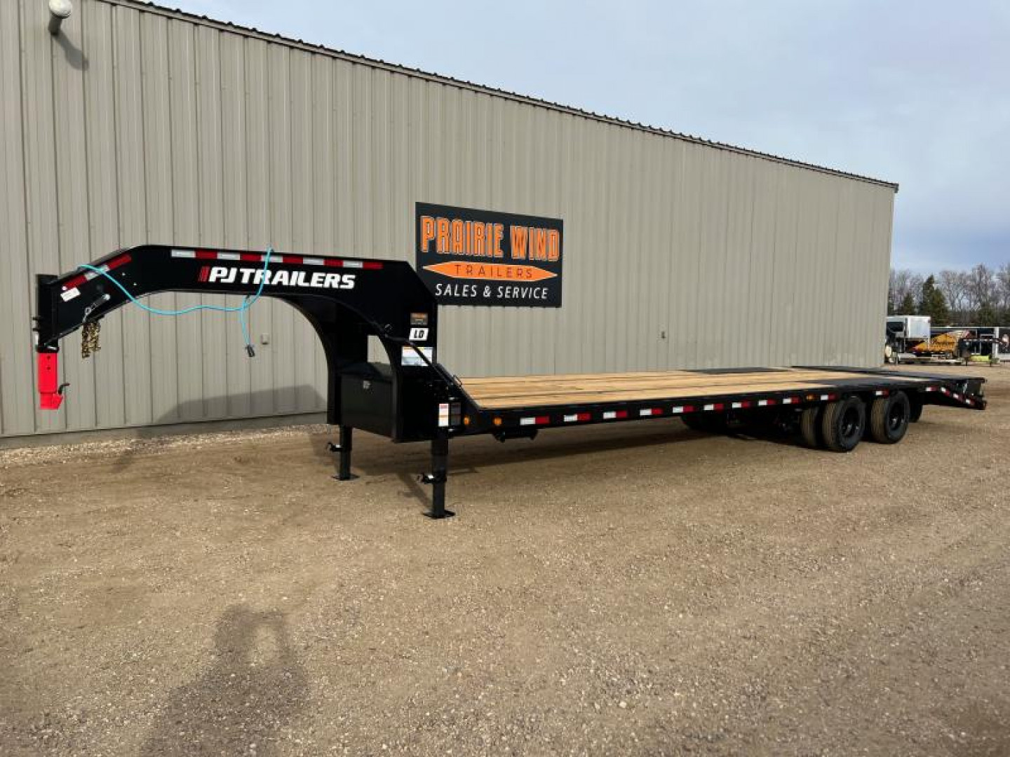 New 2025 PJ Trailers 32 Low Profile LD Tandem Dual Gooseneck Trailer