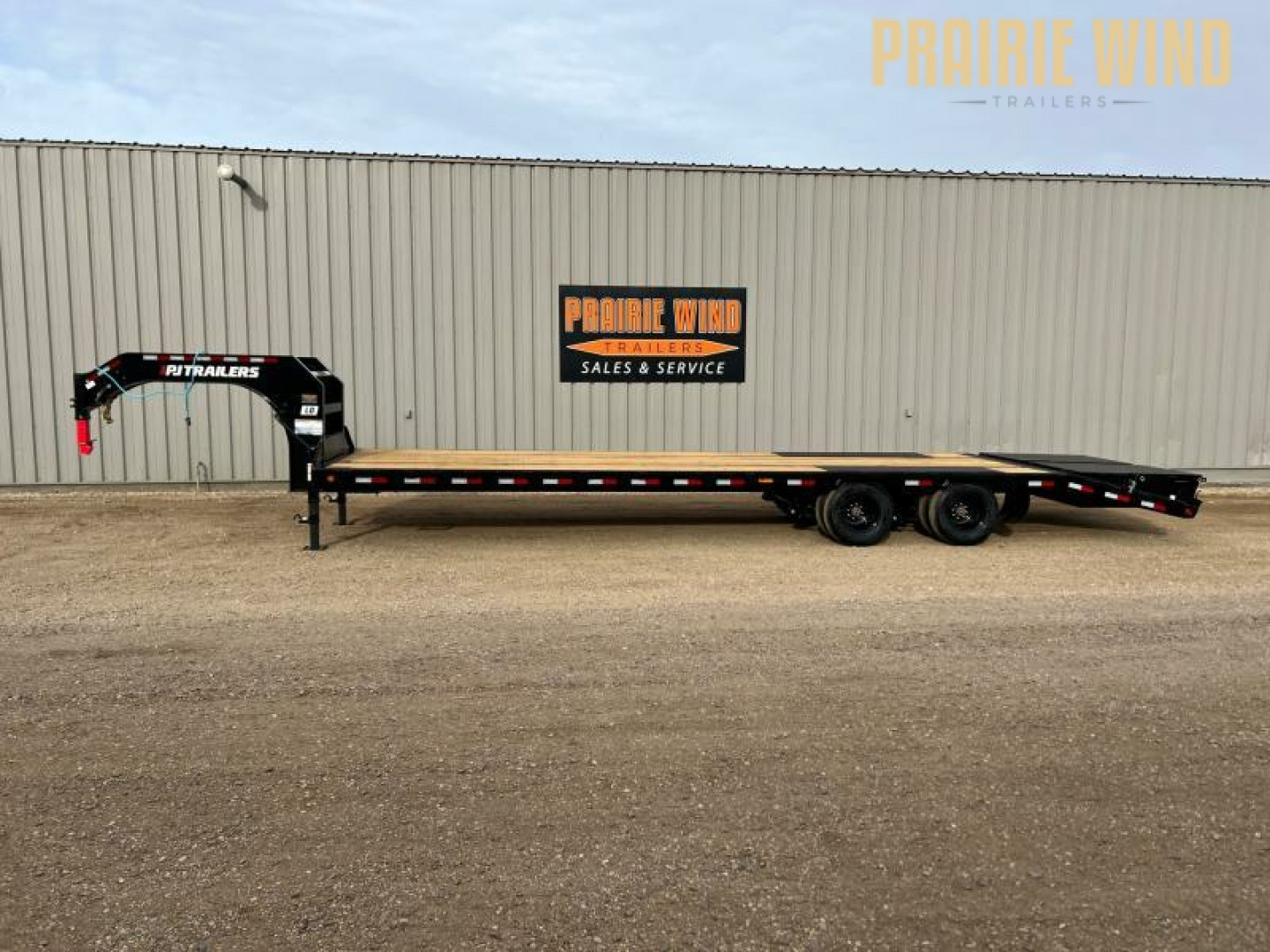 New 2025 PJ Trailers 32 Low Profile LD Tandem Dual Gooseneck Trailer