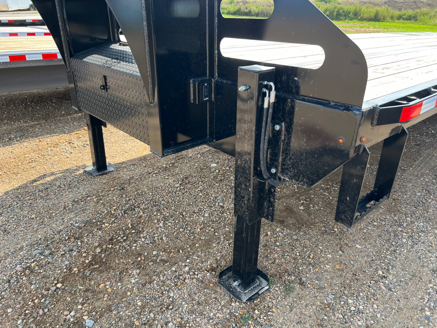 New 2025 Midsota 36' Gooseneck Hydraulic Tail Flatbed Trailer